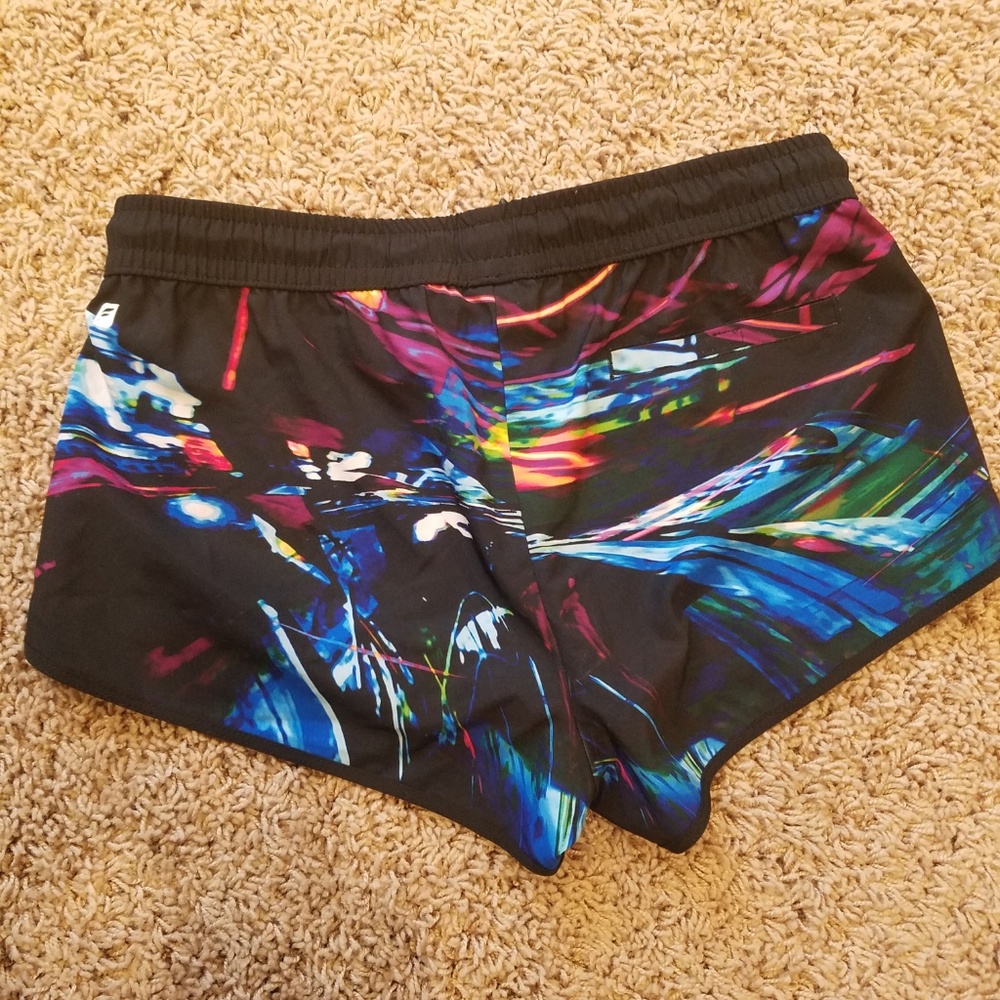 FABLETICS CARRIE SHORTS NWOT - Picture 3 of 8